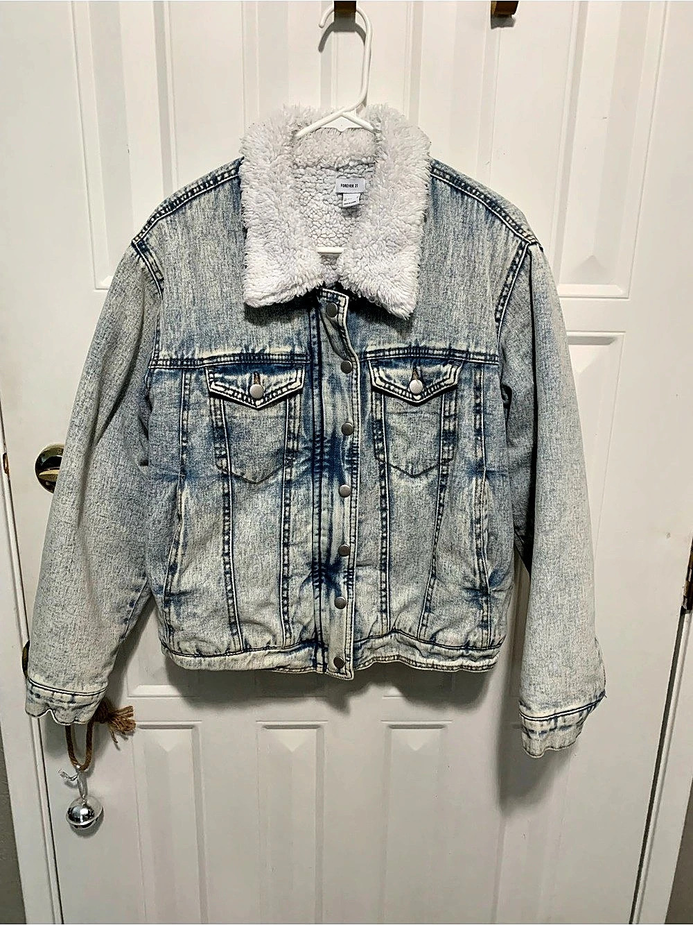 Forever 21 Sherpa-Lined Denim Jacket Blue & White Medium Like New